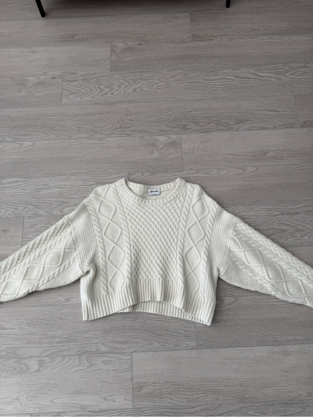 Aritzia Peggy Cropped Sweater Cable Knit Crewneck White